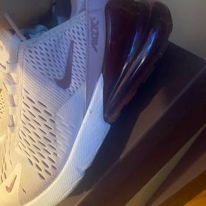 Nike Airmax 270 Size 8.5 In Very Good Condition